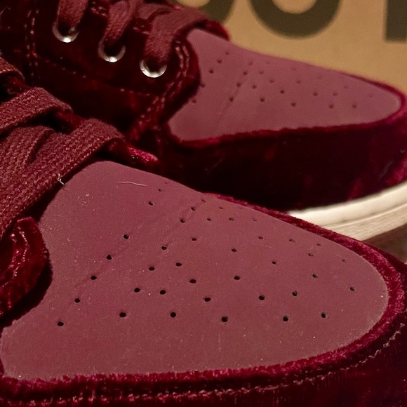 Air Jordan 1 Retro Heiress GG velvet - Picture 10 of 10